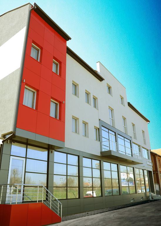 Garni Hotel Crystal Ice Ni Esterno foto