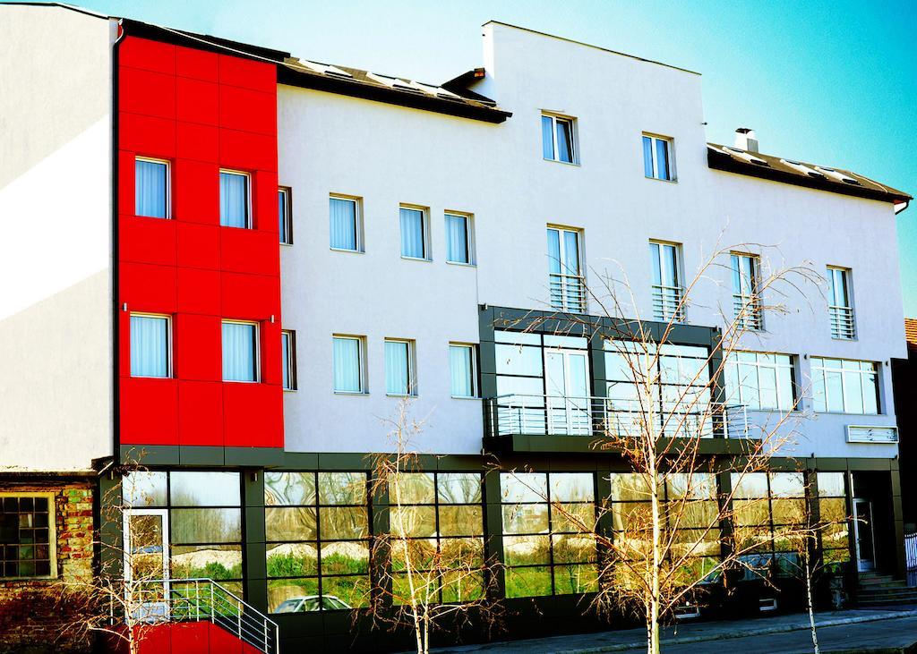 Garni Hotel Crystal Ice Ni Esterno foto
